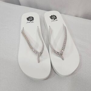 Yellow Box Size 10 Women's Jello Rhinestone Sandals White Beach Summer Comfort N